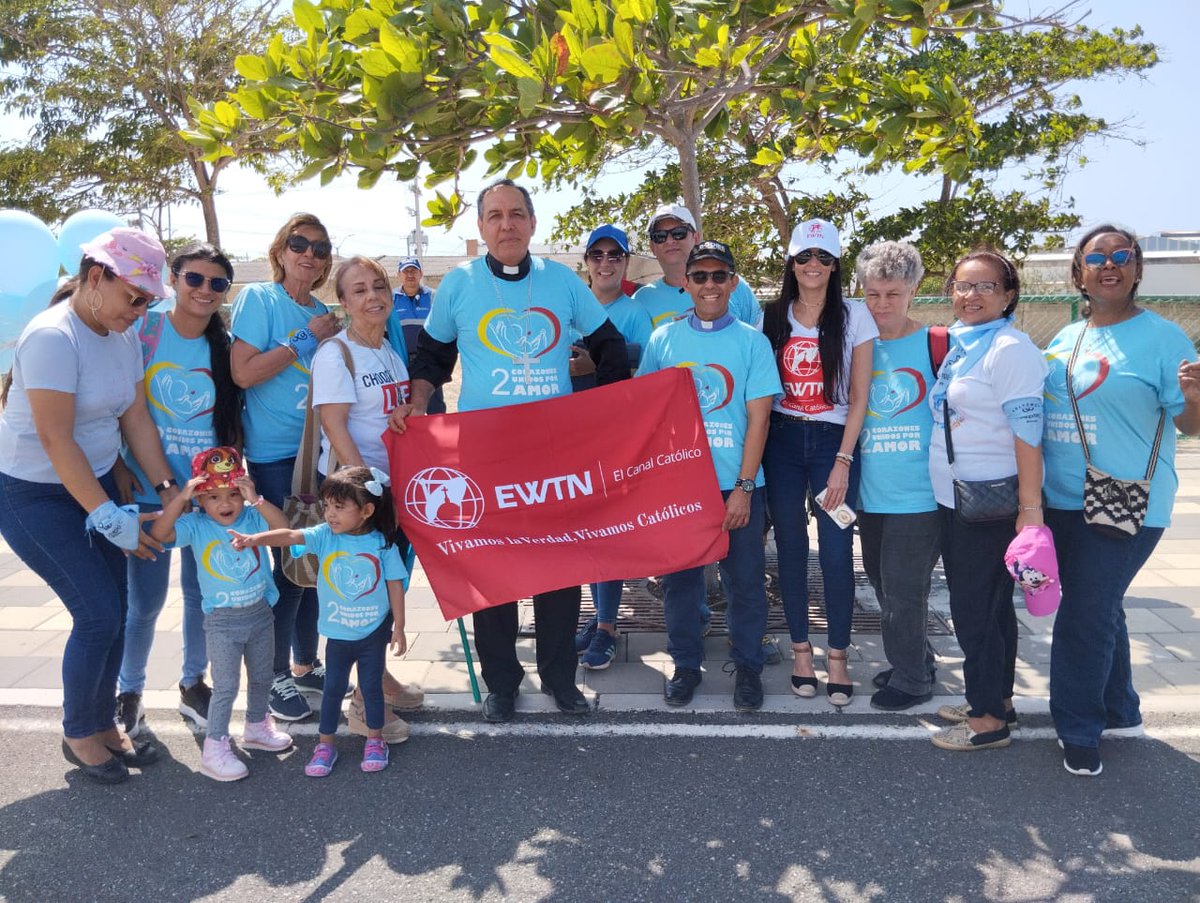 EWTNamis's tweet photo. El sábado 6 en Barranquilla en la Caravana por la Vida, Mons. Pablo Emiro Salas envío un cariñoso saludo a EWTN y los Amigos Misioneros de EWTN participaron en esta gran caravana acompañando a toda la población provida en Barranquilla. https://t.co/Ramb7r8epm