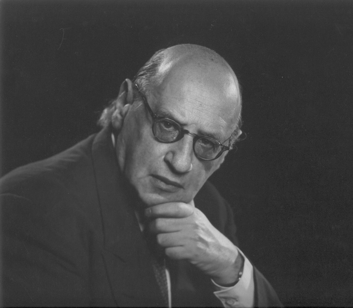 IPAonline's tweet photo. “The point in question is the belief in the magical effect of words.”
Reik (1933) New Ways in Psycho-Analytic Technique.

Theodor Reik, born today, 12 May 1888

#ThirdEar #History #psychoanalysis #psychology #Freud https://t.co/03KLW5gRMq