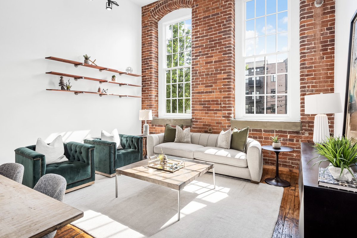 ChadWohlers's tweet photo. C O M I N G  S👀N

Historic Werthan Lofts, located in highly coveted Germantown. This upscale loft boasts stunning 14 ft. ceilings, charming open floor plan, aged hardwoods, and exposed brick that exude character and sophistication

1BD|1BA - 675 SQFT - $459,900 https://t.co/IksrH6TeYQ