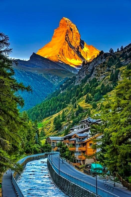 ChristIsComing5's tweet photo. Thank You Father For A New Day 

(Zermatt, Switzerland, Matterhorn in background) https://t.co/SZg3XHBtMP