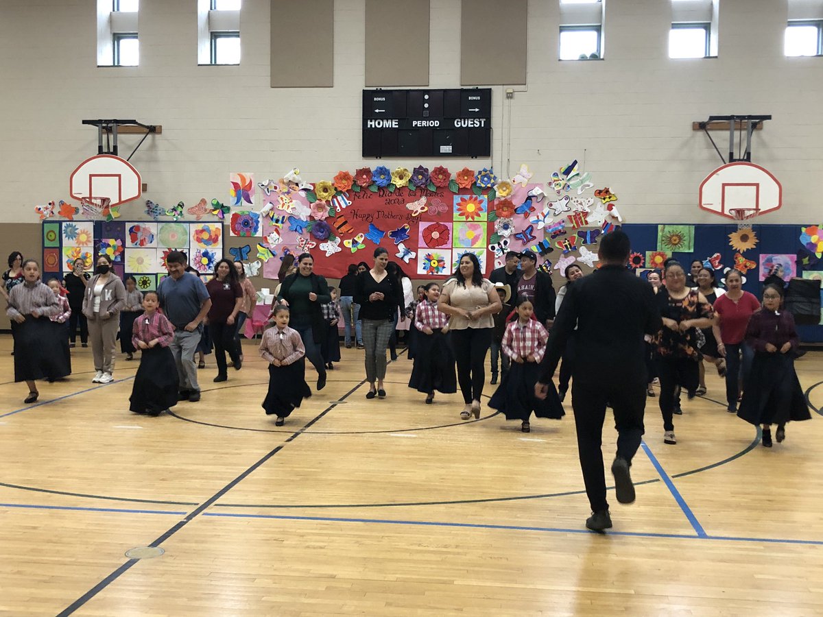 SandovalSchool's tweet photo. PAC/BAC meeting - family engagement day. We love our Sandoval School families! https://t.co/HcnB6o8jUB