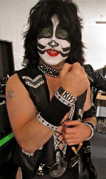 Happy Birthday Eric Singer! May your special day be surrounded with happiness and love. 