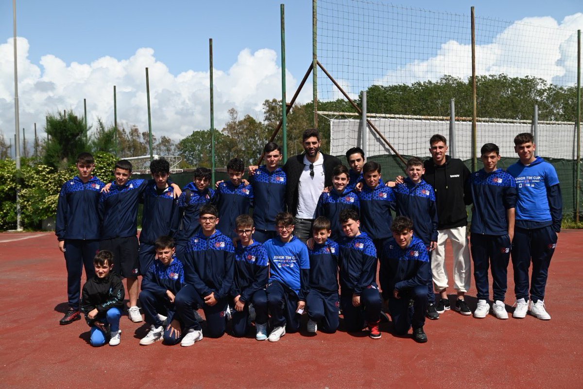 DemonEventi's tweet photo. RT @OfficialUSS1919: Junior Tim Cup: al C.S. Mary Rosy l'incontro con i ragazzi degli oratori

🇱🇻 Diego Valencia, Federico Fazio e il mister Paulo Sousa hanno sottolineato quanto sia importante educare le nuove generazioni a vivere lo sport con i suoi va… https://t.co/RAqITNmmxN
