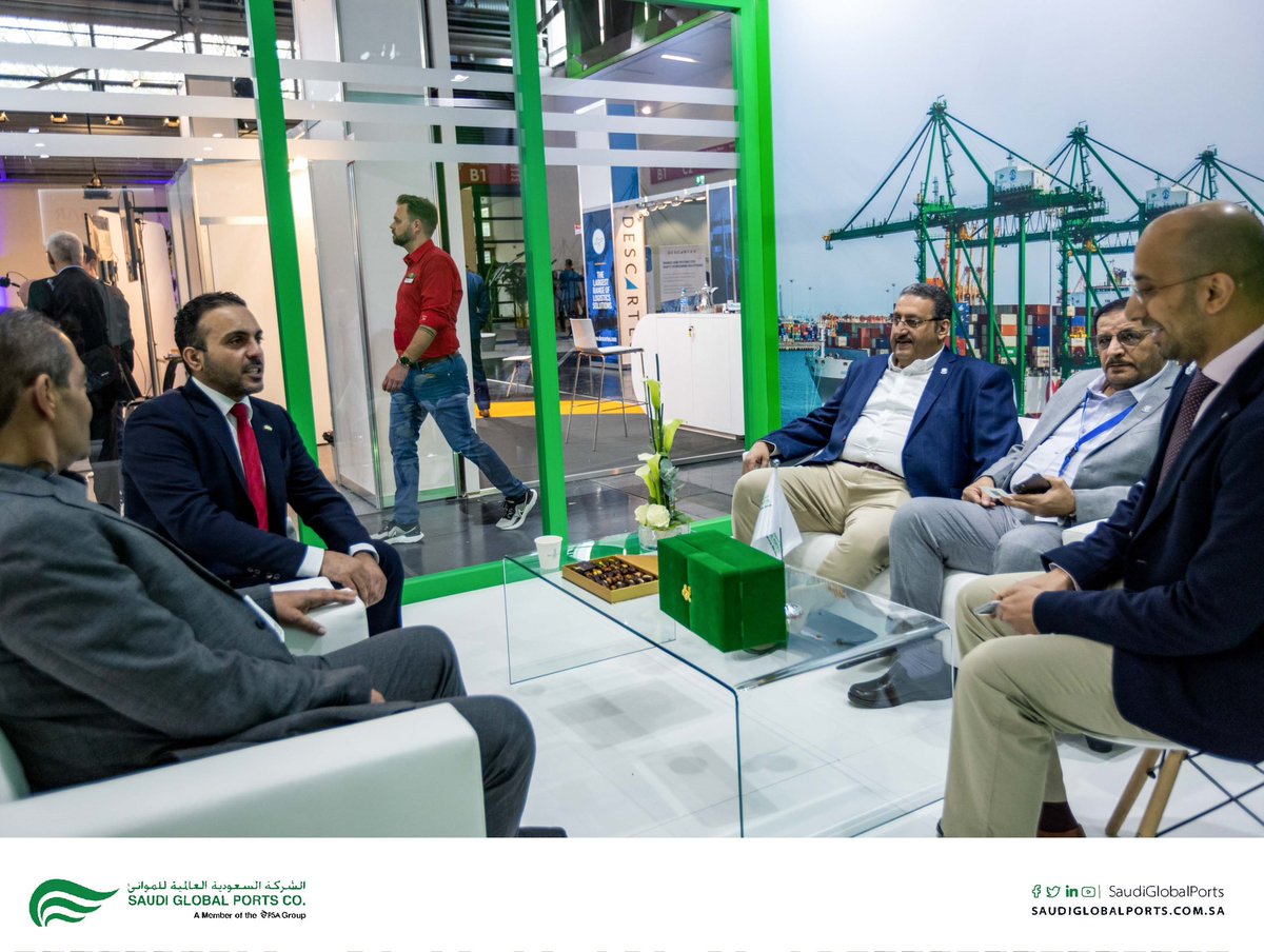 SaudiGlobalPort's tweet image. في ختام معرض @transport_messe نتقدم بالشكر لجميع زوار جناح #الشركة_السعودية_العالمية_للموانئ و @kaapdammam و @sarsaudirailway ونعتز دائما بوجودكم معنا في سعينا لابراز مكانة المملكة كمنصة لوجستية عالمية عبر تعظيم القيمة المتحققة من القطاع اللوجستي السعودي #transportlogistic