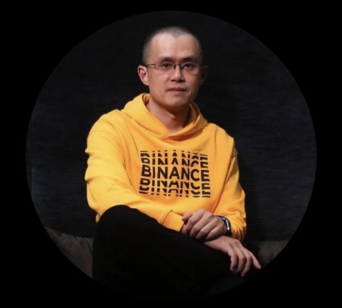 Minions_erc's tweet photo. Yellow and cute🌈 The man is one of the minions we guess😄 https://t.co/Jw75Z1NgNw