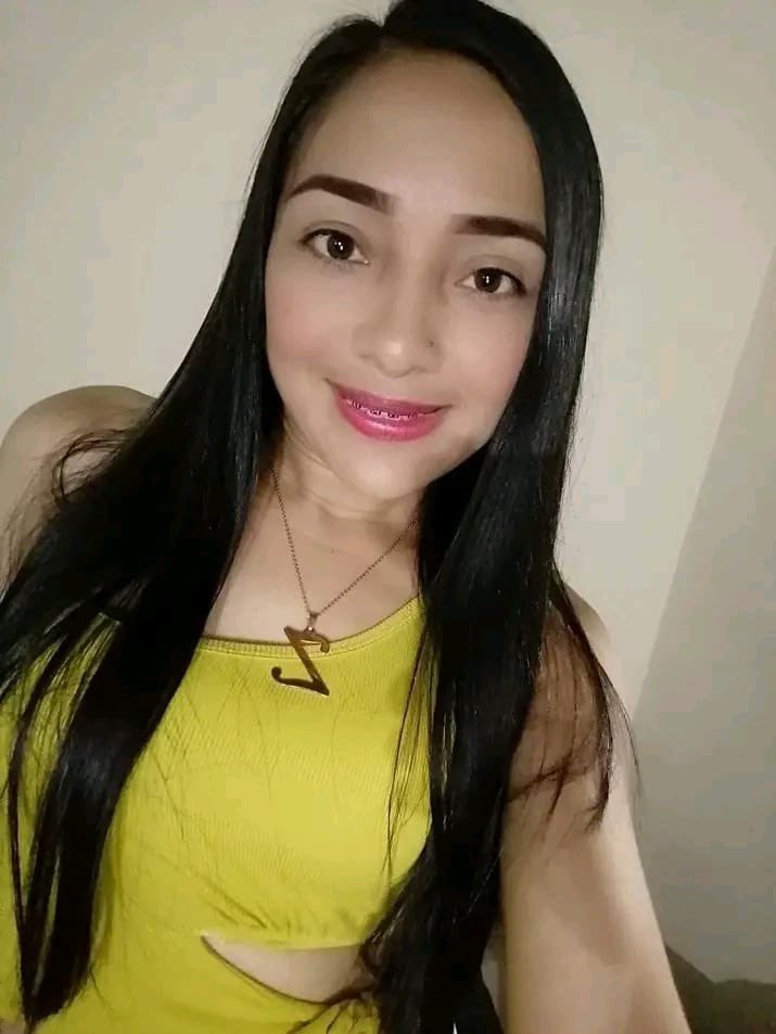 AmericoDeGrazia's tweet photo. Yerimar Carrasquel secuestrada en el PNYapakana el #20Abril acción d #AlexBonito comandante del ELN. Hecho público y notorio ocurrido delante del pueblo. Ahí funciona el tan cacareado #PlanRoraima supuestamente para “limpiar” el parque de actividad minera. FARSANTES https://t.co/NKuco5LmH0