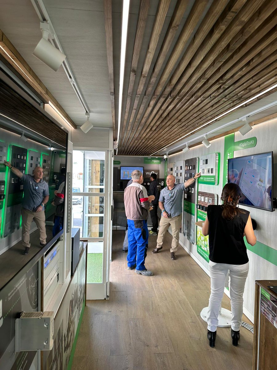 SchneiderElectric ES tweet media