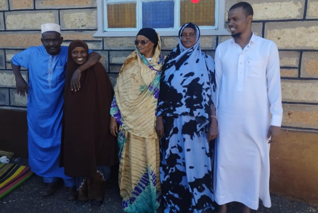 RightsinDevt's tweet photo. Great news from #Kenya: WHRD Amina was finally released on bail.
Yet, the situation remains tense and local community members fear other reprisals.
We call on @NRT_Kenya, the authorities & international investors to take actions to #StopReprisals.
https://t.co/O4w93Kdpxz https://t.co/Jvv4D8ZGf2