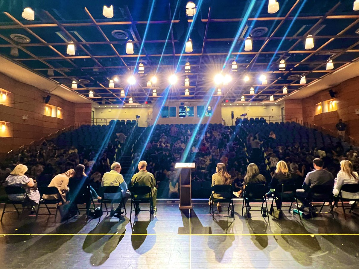 Class of 2027 together as a community of learners at @ChappaquaPTA Career Day at @SevenBridgesMS Ss excited to see each other and learn from thought leaders in multiple fields!! @jennkthompson @chackerman1 @chappaqua_csd