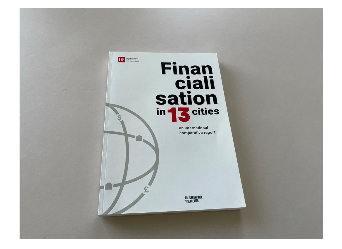 Husker du Blackstone-sagen? Var du i Grand og se Leilani Farhas (UN Special rapporteur) film "Push"? Siden 2021 har vi med boligøkonomer fra flere kontinenter analyseret fænomenet "financialisation of housing". Nu er rapport lige på trapperne #dkpol #bolig #financialisation
