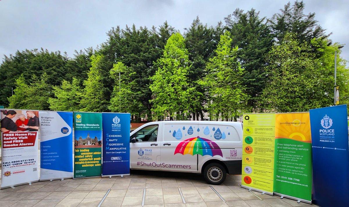 Today the #ShutOutScammers campaign van arrived in Glasgow & was welcomed by our Safer Communities Department and partners.

Tomorrow the van will be out and about in Glasgow and on Sunday 14th May it can be found at the Riverside Museum between 11am and 4pm. 

#GGPartnerships
