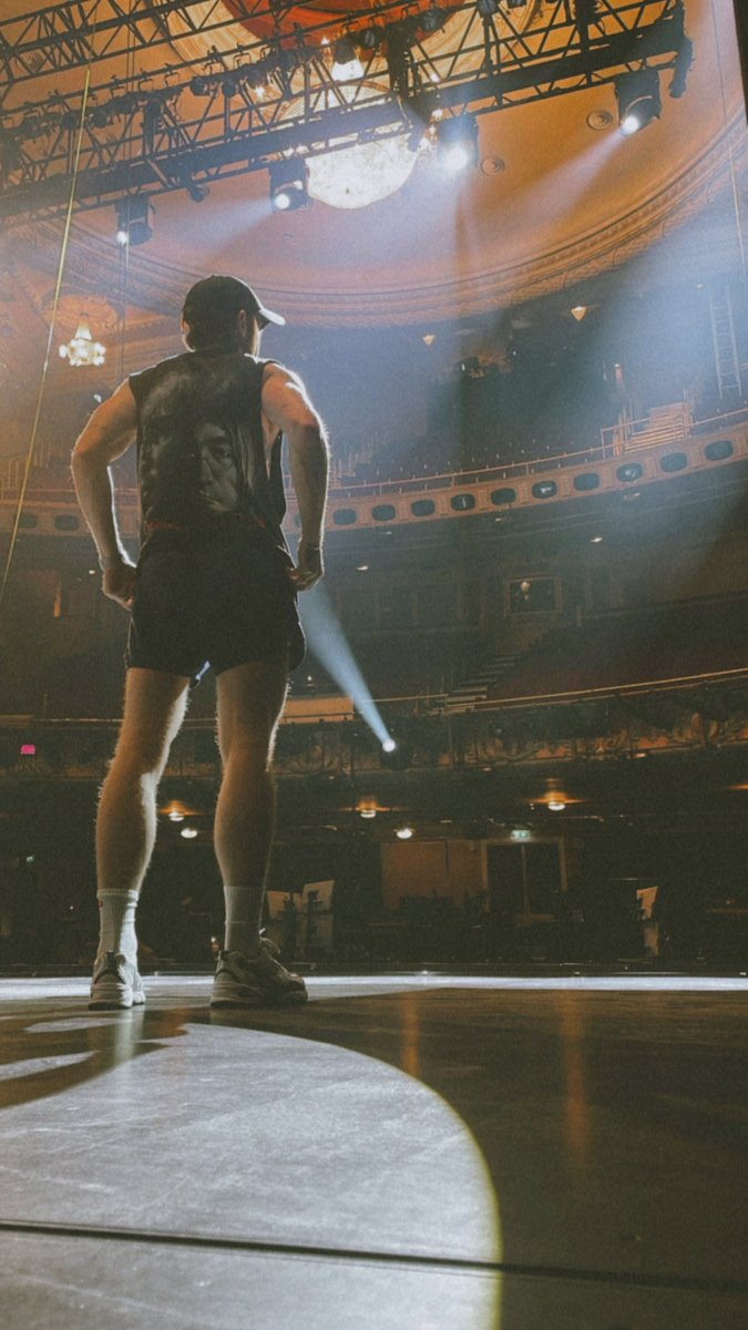 Tonight’s the night, first preview <a href="/DoubtfireUK/">Mrs. Doubtfire UK</a> 😍