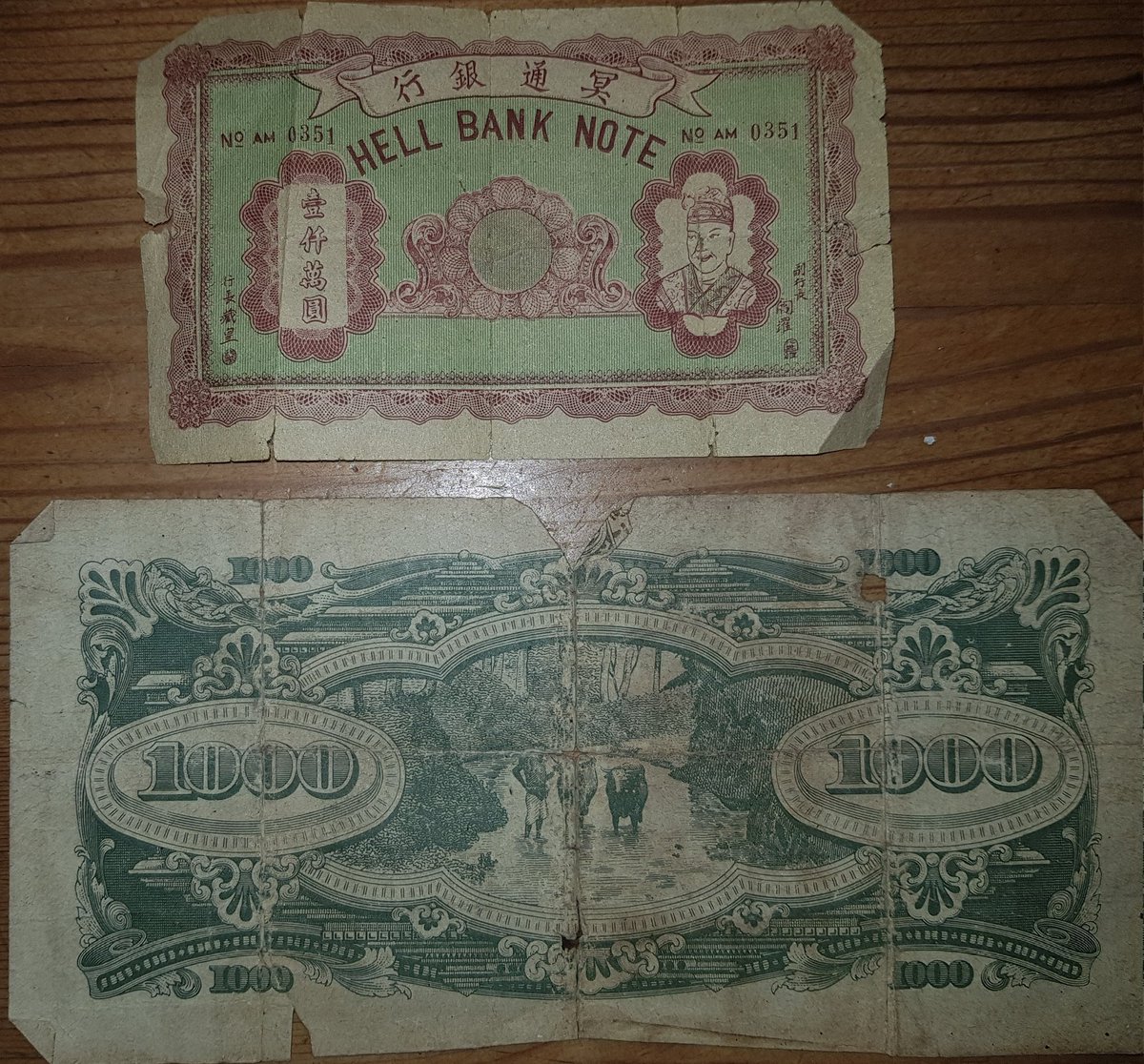 SancastleAir's tweet photo. As found during clearing of my late Aunt's house.
#BananaMoney #HellMoney https://t.co/Y4PCoeiNmC