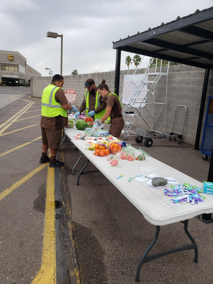 CamelbackCHSP's tweet image. BEAT THE HEAT- Camelback Center set up a hydration station up for the Tempe Building. Get ready for the HEAT!
@Tempe_safeTman @marc_peeler @beckyb_ups @UPSphoenix @division_east @UpsSafeTguys @NaplesSafety @UPSers @DINAUPS1 @JaradZimmerman