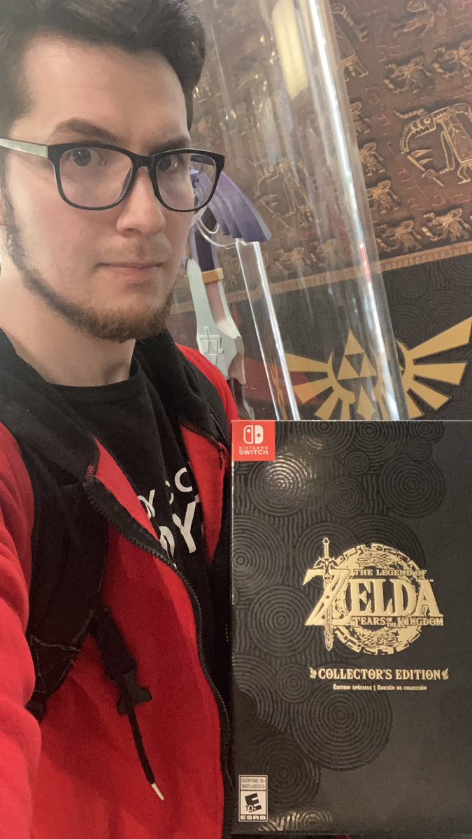 wait is over

Hope everyone is enjoying Zelda!