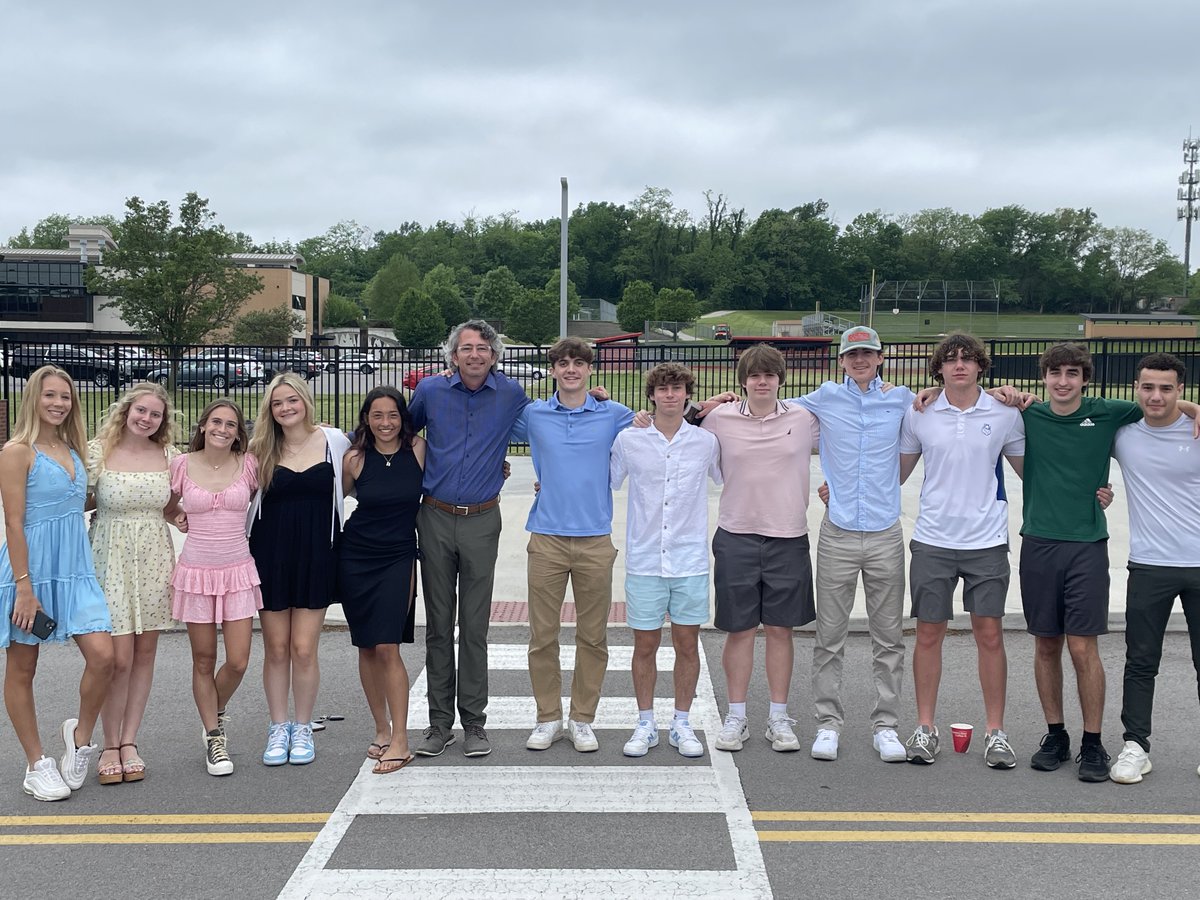Congrats 2023 PCH Soccer Seniors on your last day of school!