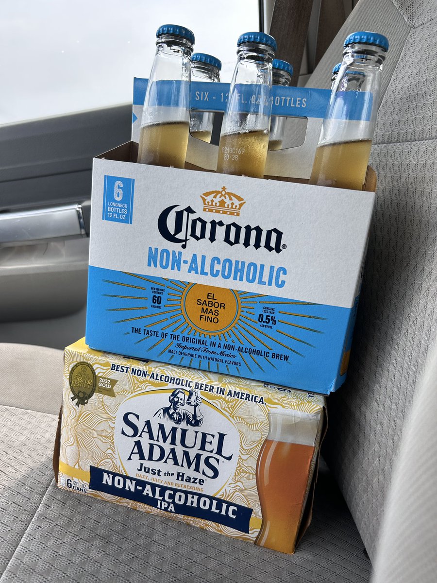 Now this is exciting.  Corona makes a non-alcoholic beer!  I love Corona in the summertime so this is super rad.  🤘🏻
<a href="/CoronaUSA/">Corona USA</a>