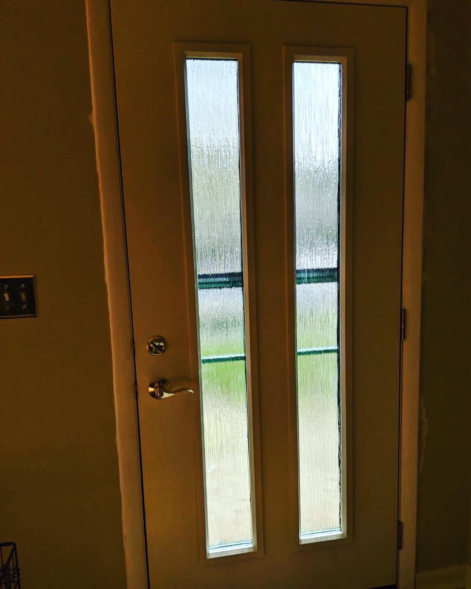 Berrytenor's tweet photo. A beautiful installation of a new entrance door and storm door! Thanks for sending us pictures of your beautiful home and doors 🚪 ❤️ #QualityandValue https://t.co/FN6MRbZO9Y