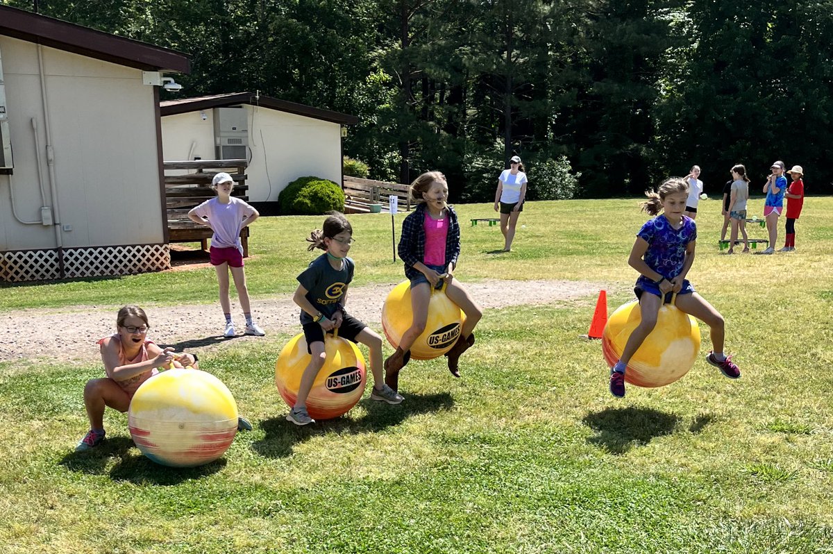 FWESIBPYP's tweet photo. #DestinationLearning for FWES means showing IB Attribute of Balanced at Field Day!  Thank you Mr. Eller and all of our many volunteers! https://t.co/kByiDFB6Rm
