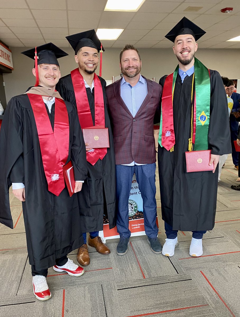 Matt Murken (@coachmattmurken) on Twitter photo Minot State Graduation Day!!!
Lookin Fresh‼️
👏🏼 🎉 🏀 👨🎓 🏀 👨🎓 🏀 🎉 👏🏼
Congrats <a href="/Camron__01/">Camron Dunfee</a> <a href="/ShiftyDrew/">Drew Pearson</a> <a href="/efiorotto_/">Eduardo Fiorotto</a> ‼️ Minot State Graduation Day!!!
Lookin Fresh‼️
👏🏼 🎉 🏀 👨🎓 🏀 👨🎓 🏀 🎉 👏🏼
Congrats <a href="/Camron__01/">Camron Dunfee</a> <a href="/ShiftyDrew/">Drew Pearson</a> <a href="/efiorotto_/">Eduardo Fiorotto</a> ‼️