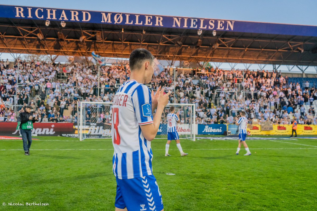 OBfrasidelinjen's tweet photo. Kampen ender 1-1💙
#obdk #sldk #obaab https://t.co/zn2hWONB5I