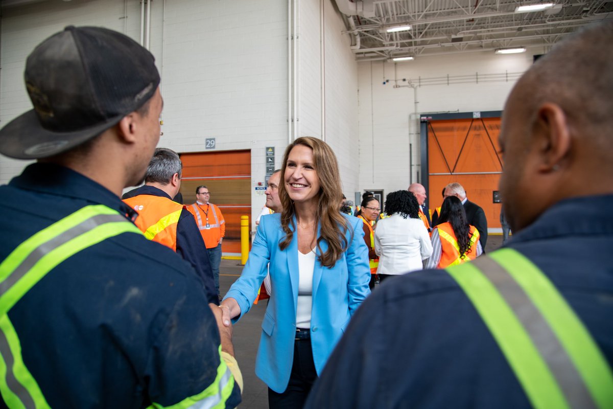 C_Mulroney's tweet photo. New clean, green transit options are hitting our roads! 🚌⚡️ 

We’re launching two new zero-emission electric GO buses to help get you where you need to go. 

Learn more: https://t.co/CJBaa5hEK8 https://t.co/ovoPRrpqoz