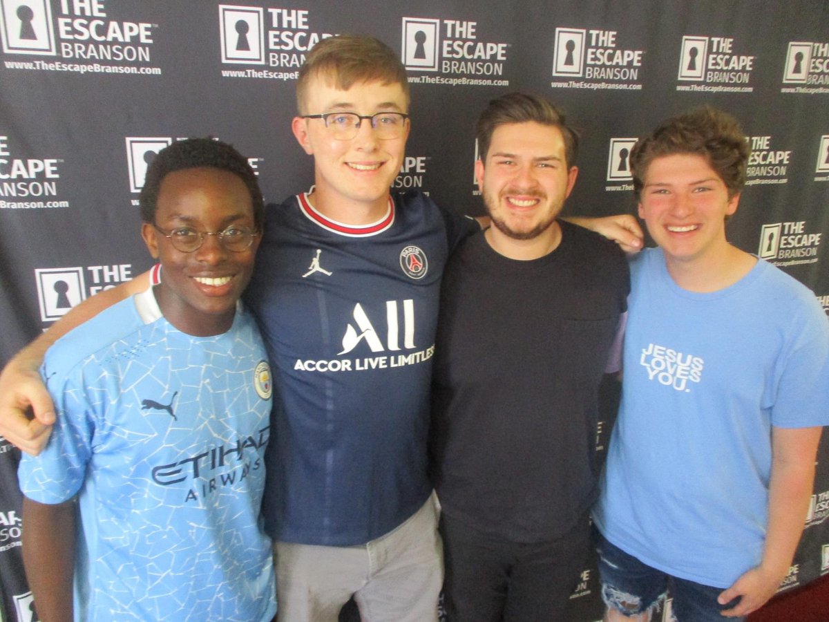 EscapeBranson's tweet photo. Thanks for escaping with us! More pictures on our Facebook page, don’t forget to tag and share 🖤🚪🔐 https://t.co/EGTp1gQ8Ho