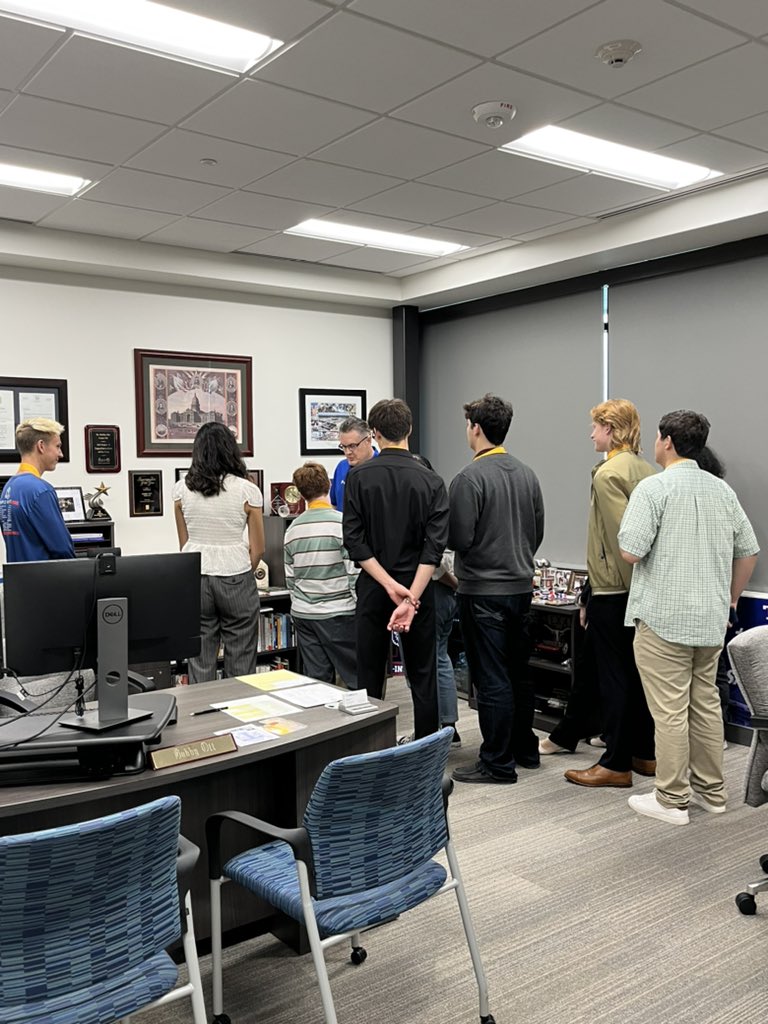 thscounselors3's tweet photo. Celebrated our Top 10 students today with lunch at Cheeves and a personalized tour of the administration building by @OttTempleISD. Your counselors are so proud of you 🎓 https://t.co/xTI207bDQw
