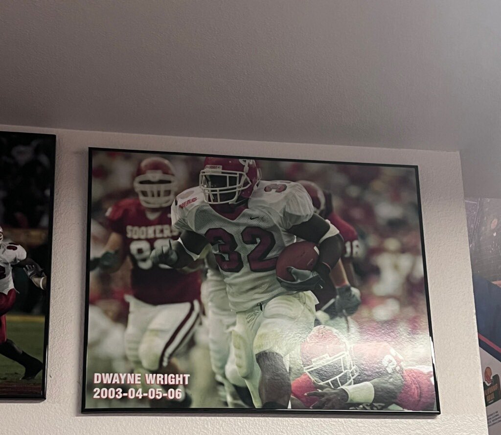 The wall of Fame Fresno State!! Yessir….my debut Vs Oklahoma with the TD run!! #bulldogbornbulldogbred🏈❤💙🐶 One of my Athletes I train sent this to me! Wow!