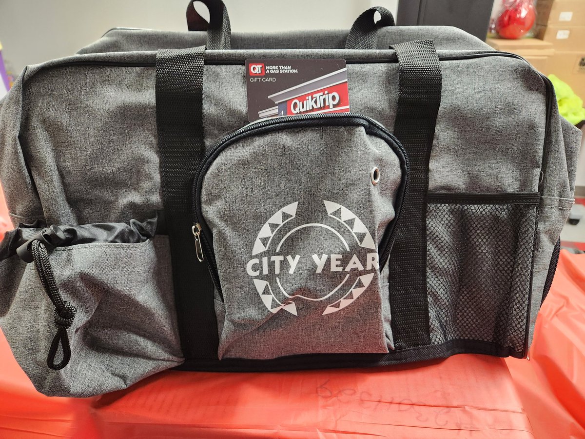Davis Teachers have been traveling all week for Teacher's Appreciation Week. Tuesday, Teachers came to Baggage Claim to pick up their Bags. Did we mention the bags came with a $$$. Thank You, Davis Teachers!!!😊❤️🤍🖤 <a href="/SAISD/">San Antonio ISD</a> <a href="/CityYearSA/">City Year San Antonio</a> <a href="/QuikTrip/">QuikTrip</a> <a href="/DrJaimeAquino/">Jaime Aquino</a>