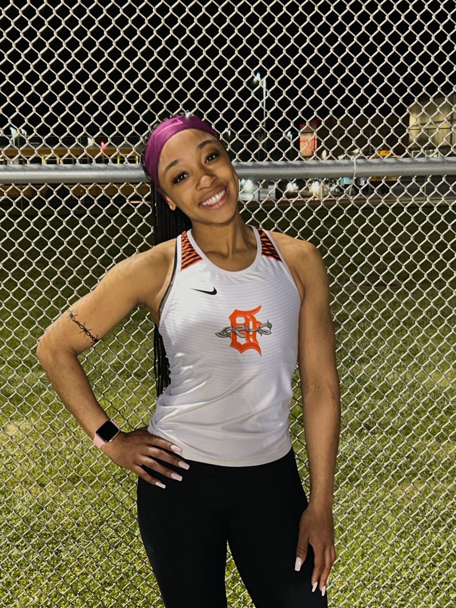 Sariyah Watson is headed down state for the 400! A MONSTER race to win the sectional with her first time under 58! <a href="/1barbathletics/">DeKalb Barbs</a>