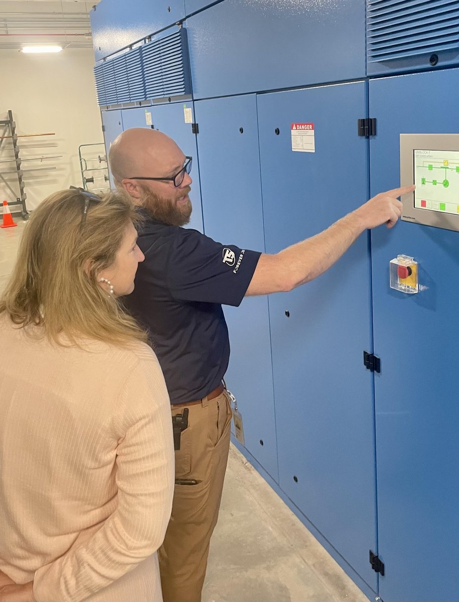 T5DataCenters's tweet image. Our team is beyond proud of our own Benjamin Huelle, a Senior Assistant Critical Facilities Manager at T5, and as of today, a graduate of the University of Colorado MBA program!

Your T5 family is proud of your hard work and dedication to achieving your goals!

#mba #mbagrad