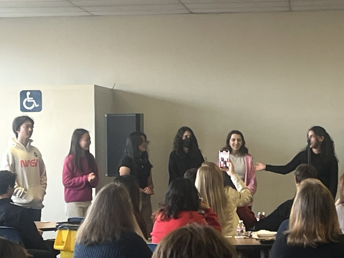 Meet our Business leadership lineup for the 2023-2024 year! From right to left: 
Odelia Shofet, President 
Sophia Manavi, Vice-President 
Leila Kashani, Head of Operations 
Bao Dang, Head of Awards
Kaylen Wi, Treasurer 
Joseph Kim, Secretary