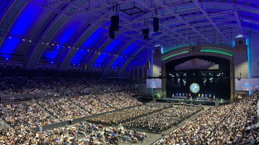 my cousin is graduating from #StocktonU today and i couldn’t be more proud :)