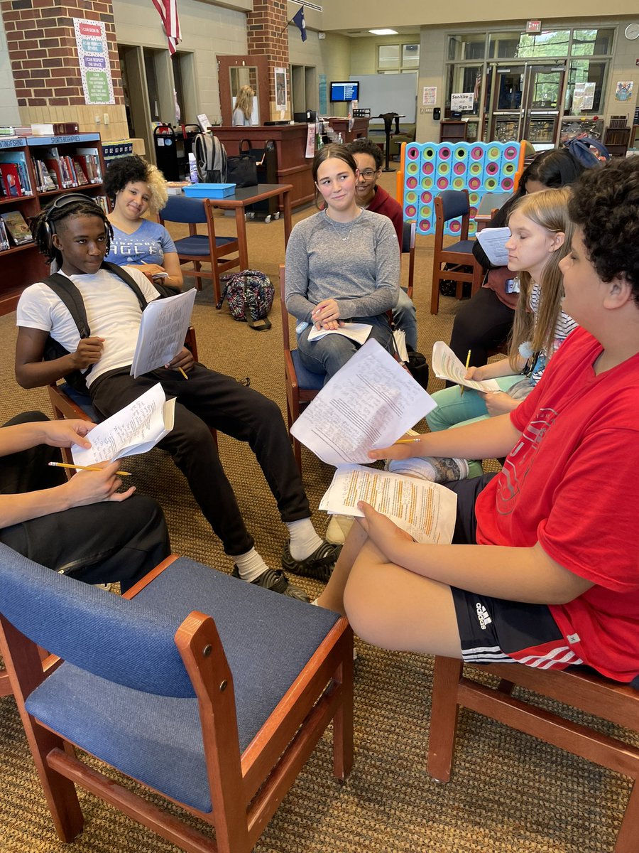 Mrs_SarahKelly's tweet photo. Thank you so much @MrsJ_CSMS for helping my classes with doing their socratic seminars. It was so good seeing the discussions occur. Some struggled at first but in the end it was really good! #exploreCSMS https://t.co/Ok7Q4WB8lp
