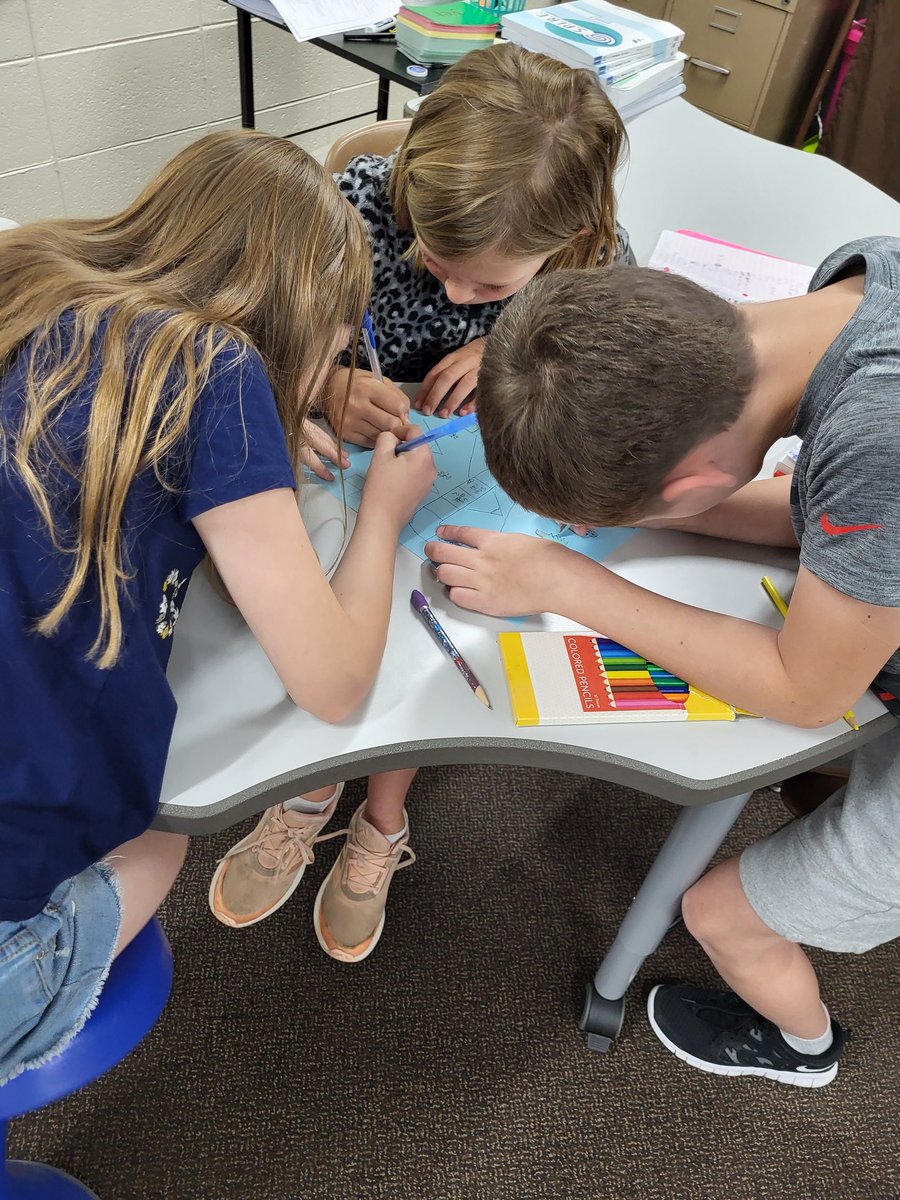 tkane627's tweet photo. Humphrey book club game boards are really coming along 😊 #reedsvillesd https://t.co/OckqQEMlQH