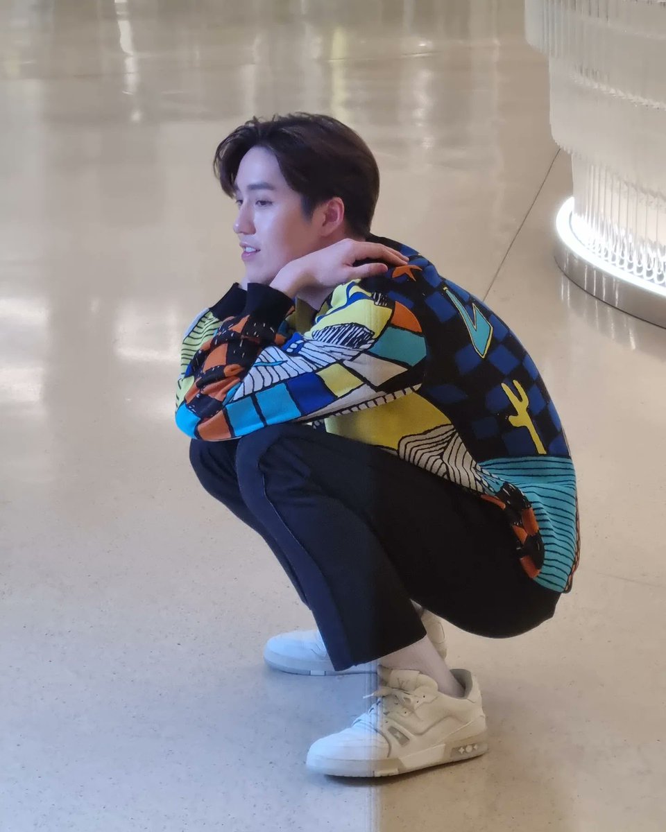 Annie_Airnoo's tweet photo. Miss you @LeeThanapob อยากเจอจังเลย 🥹🥹🥹 #thanapob_lee #tnpleeconnect #ต่อธนภพ #ธนภพของพี่มะลิ #ธนภพที่แปลว่ารัก #พาวเวอร์แบงค์ของธนภพ #LVPopUpStore https://t.co/AYB571BY3i