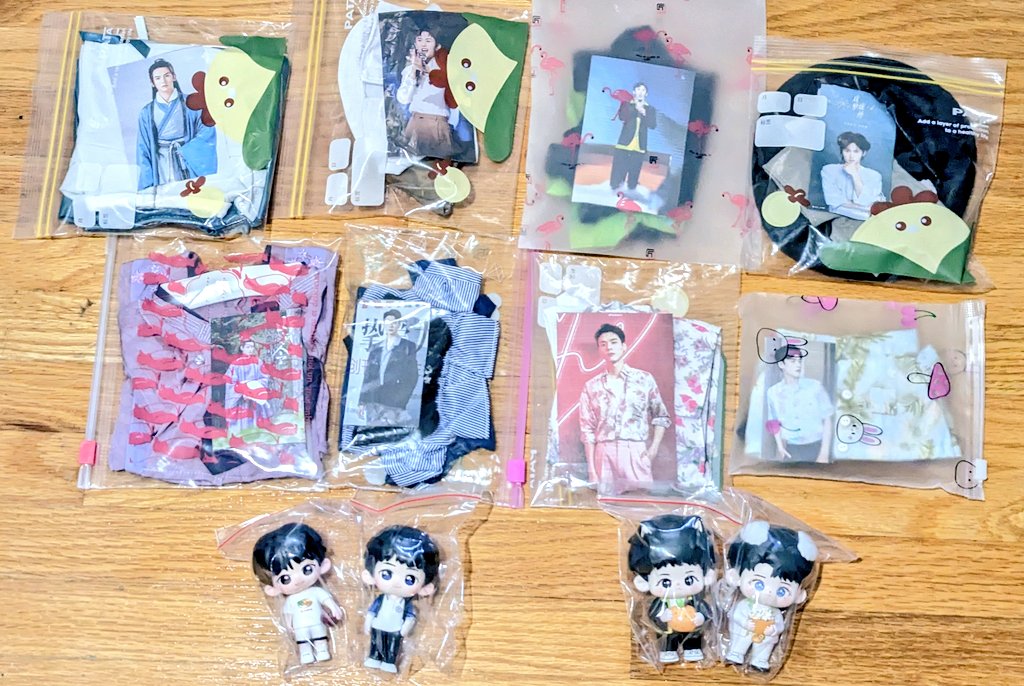 Also, the super generous (and organized) <a href="/ywijaya_73/">buzie bee</a> gifted my baos with new clothes and me with new figs!!

I don't know why I never thought to include photos with each outfit so I know exactly which one they are instead of grabbing and dressing at random. I'm a fail bao mama 😂