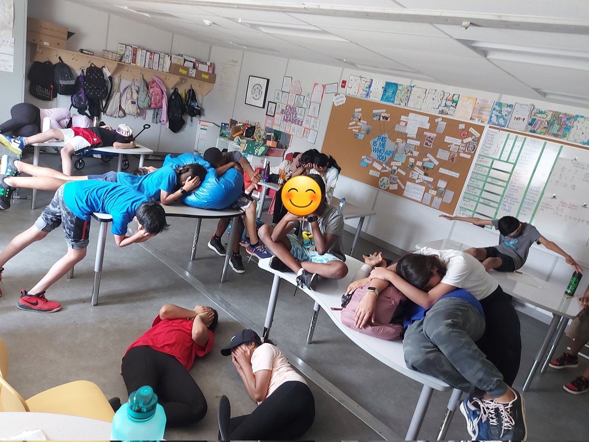 This is what 6-1 looks like after a very successful Track and Field <a href="/LPS_ElsieMacG/">Ecole Elsie MacGill Public School</a>! Way to go Wolf Pack <a href="/DesmondHDSB/">Viola Desmond Public School</a> <a href="/HaltonDSB/">HDSB</a> PHE! Thank you amazing <a href="/Desmond_Den/">Desmond Den</a>!!! 👏🏽