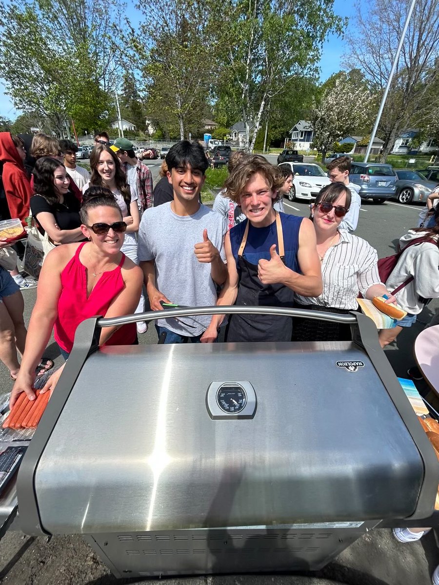 Our <a href="/SpectrumThunder/">Spectrum School</a> Grad’s and staff enjoying a lunchtime BBQ in this amazing weather !
<a href="/sd61schools/">Greater Victoria School District</a>