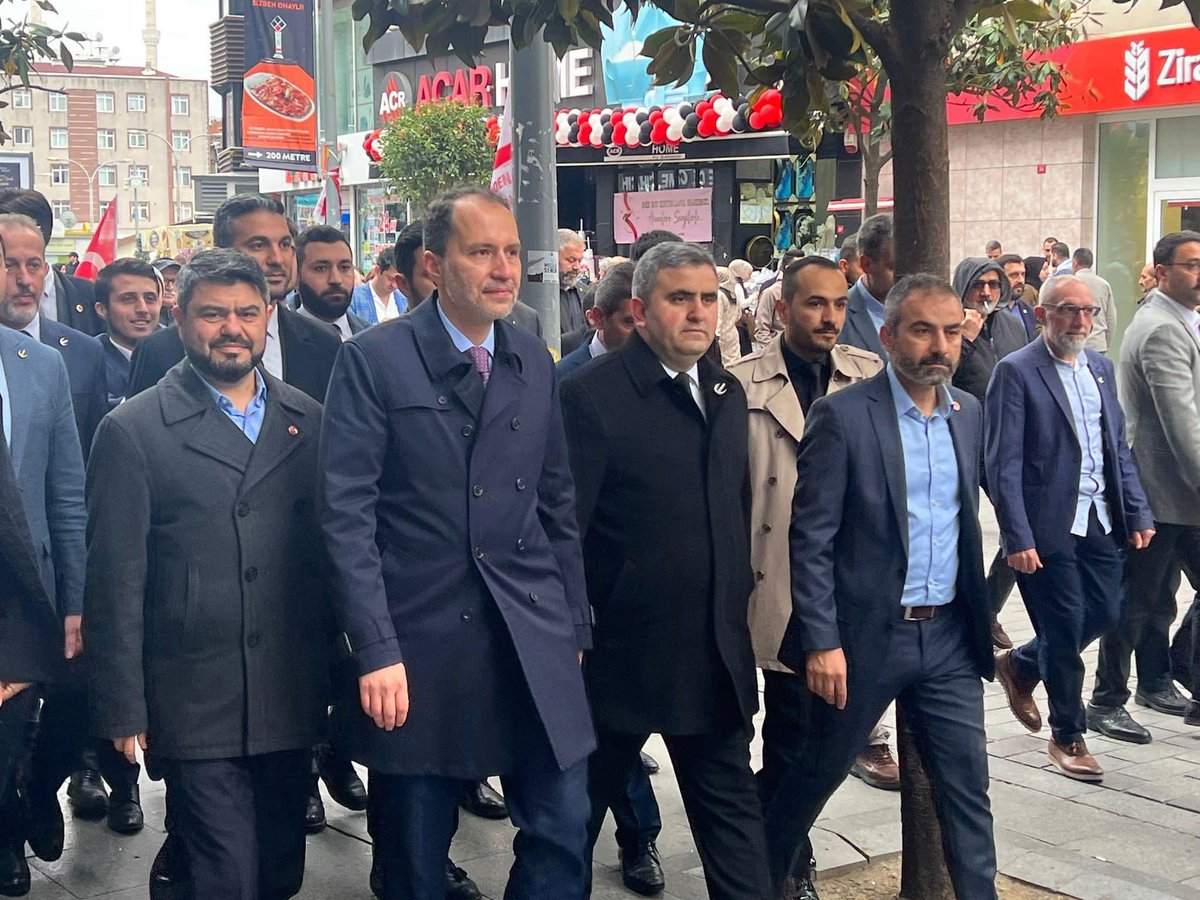 Osmanucar44's tweet photo. Genel Başkanımız ve 2.Bölge Milletvekili adayımız Dr.Fatih ERBAKAN ile 
2.Bölge ilçelerimizden;
Esenler ve Kağıthanede Stk ve Halkımız ile buluştuk.
#ERBAKANMECLİSE
#MilliGörüşMeclise https://t.co/QbCYg4IMSm