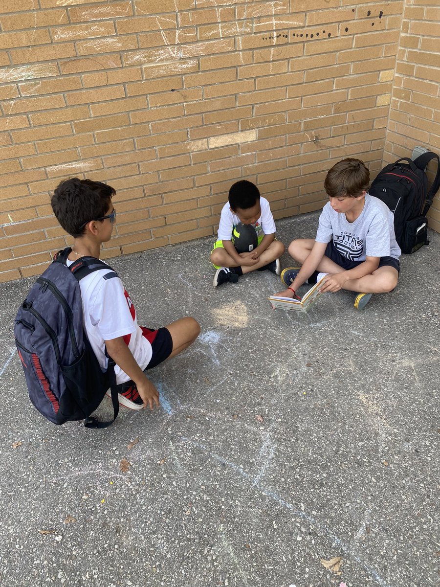 Miss_FergusonH's tweet photo. We are initiating “reading buddies” each Friday, to promote being a collaborative contributor and taking on a leadership role. The Grade 1’s love their role models! @StGregoryHCDSB https://t.co/kCagNMf72N