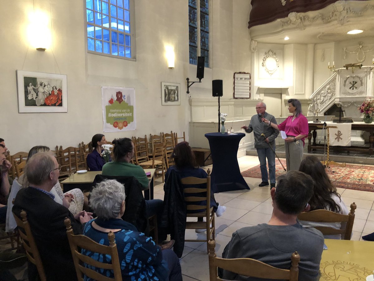 Met werkgroep #voedselvandichtbij bij start #weekendvandebiodiversiteit in #Dordrecht Morgen met 45 fietsers langs Dordtse #boeren. #biodiversiteit #bestuiving @MarcoBrand50 <a href="/Tanjadejonge/">Tanja de Jonge</a> <a href="/kittykruger/">kitty kruger@GL</a> <a href="/Connytaheij/">Conny Taheij</a> @Weizigt