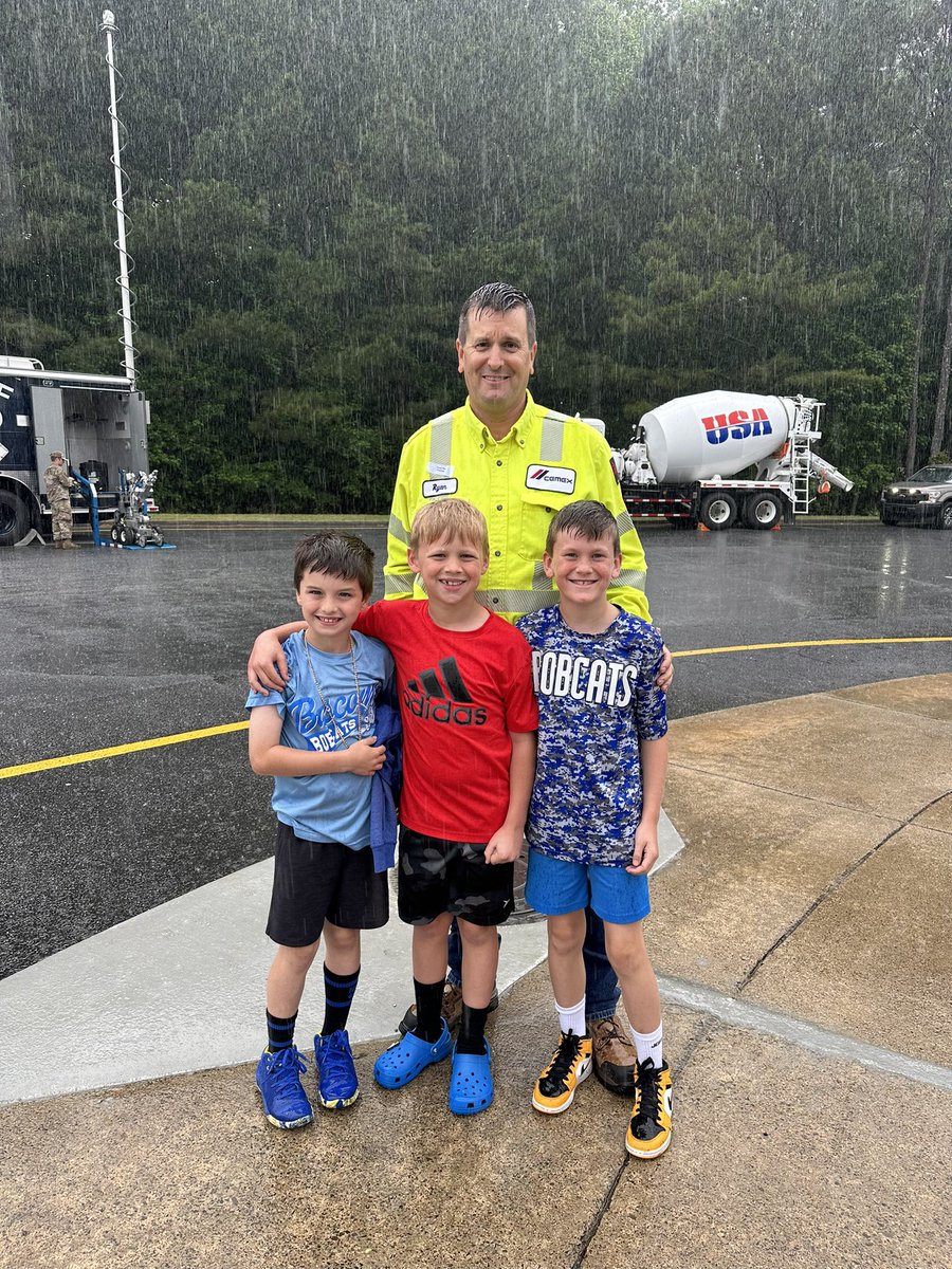 Representing <a href="/CEMEX/">Cemex Global</a> @CEMEX_USA #RMUSA at <a href="/bascombbobcats/">Bascomb Elementary</a> Career Day this morning #buildingabetterfuture #zero4life #saferroadstogether
