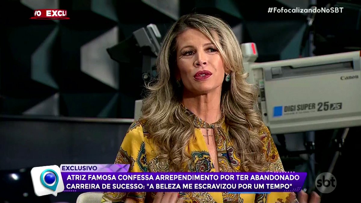 diariodenovelas's tweet photo. Gabi Cabrini entrevistando Cida Marques. 
#FofocalizandoNoSBT #APraçaÉNossa
#Fofocalizando #CidaMarques https://t.co/Go9VfxypYe