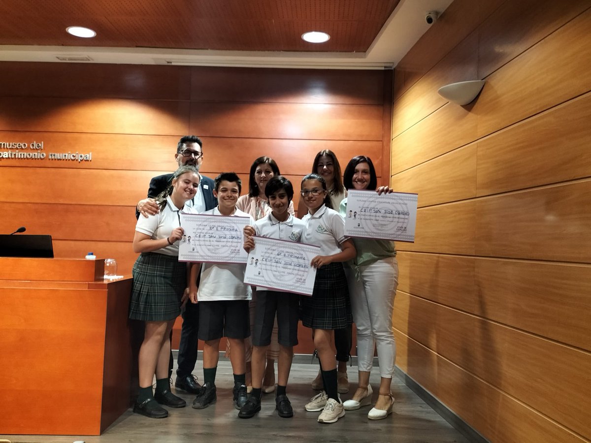 El pasado lunes recogimos nuestros diplomas por la participación en los Talleres de #Igualdad. 

En San José Obrero seguimos dando pasitos, educando en igualdad y #respeto, contra la violencia 🫱🏻‍🫲🏼

#ColegiosDiocesanos #ECOaulasFV
Fundación Victoria