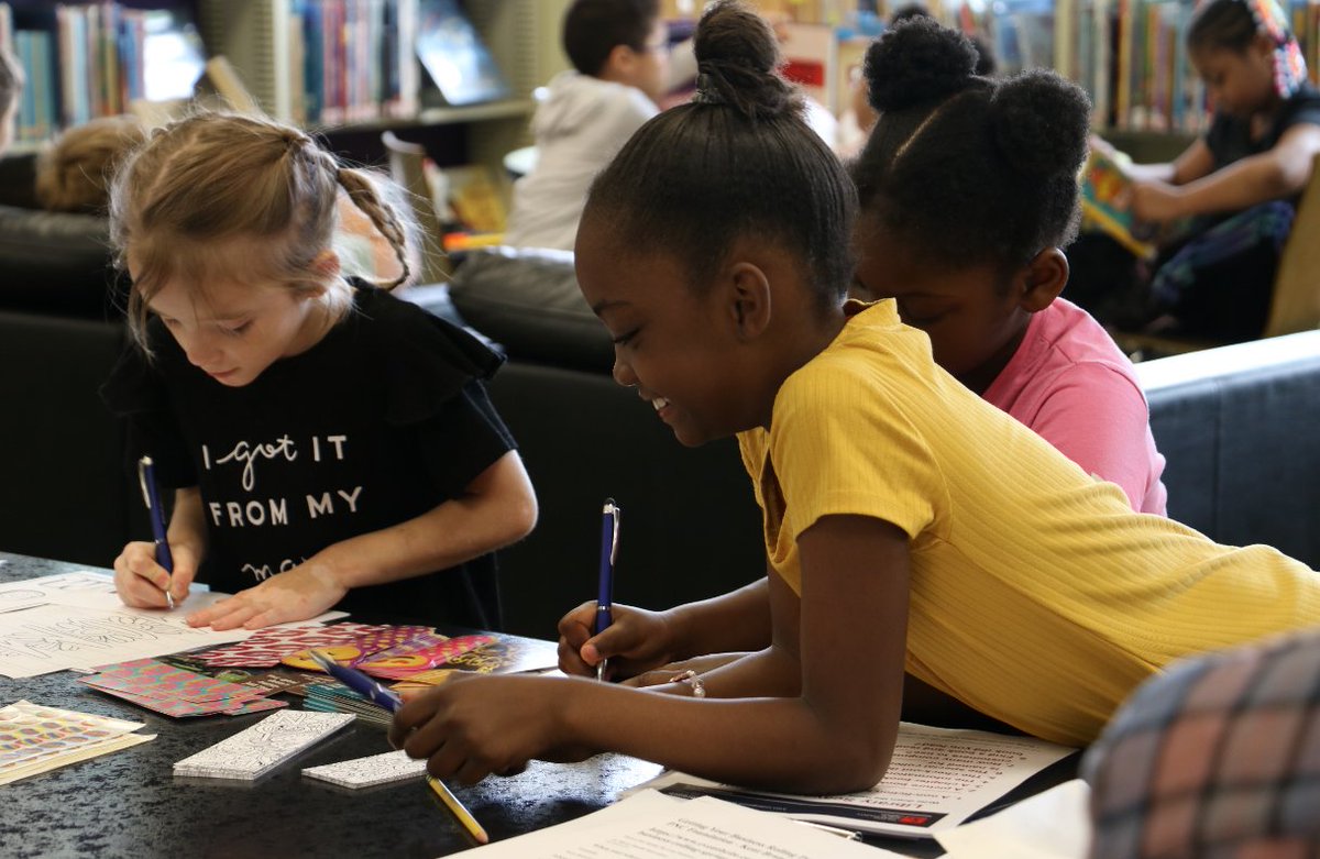 ToledoLibrary's tweet photo. We were so excited to have 1st and 3rd graders from Glenwood Elementary visit Kent Branch Library today! They got a tour of the branch, did a scavenger hunt, read with their reading buddy, and took part in a Storytime. The classes were celebrating a year of reading together! https://t.co/SEA3Xs5H6x
