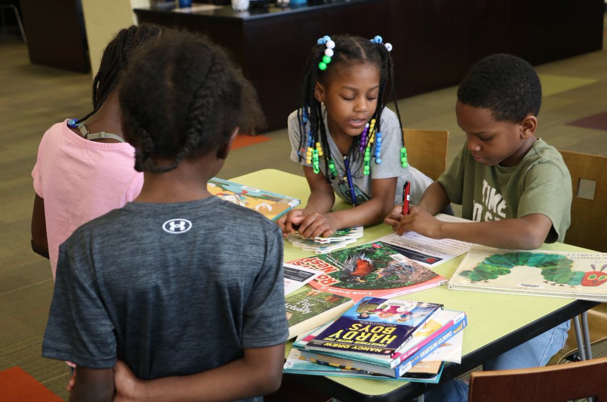 ToledoLibrary's tweet photo. We were so excited to have 1st and 3rd graders from Glenwood Elementary visit Kent Branch Library today! They got a tour of the branch, did a scavenger hunt, read with their reading buddy, and took part in a Storytime. The classes were celebrating a year of reading together! https://t.co/SEA3Xs5H6x