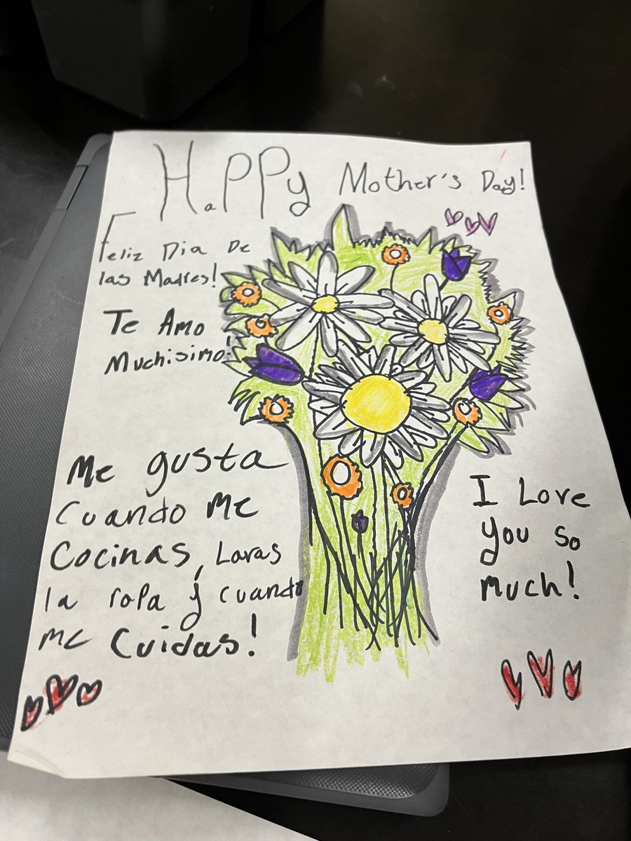 Mrs_LCornejo's tweet photo. Creating Mother’s Day artwork for our special moms. Happy Mother’s Day! @MorenoMustangs #hisdart https://t.co/tnPfp6VVTg