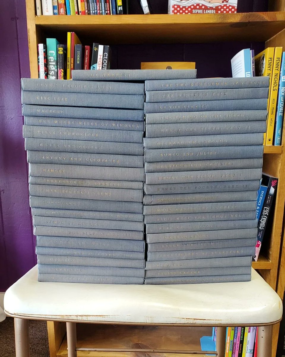 PagesAplenty's tweet photo. Friday Feature!
The Yale Shakespeare 40-volume set
Vintage Very Good
Price: $135.00 (plus tax, available for pick up or FREE Media Mail Shipping)
More details on Instagram!  https://t.co/1AIaqXI7FE
#PetesFridayFeature #FridayFeature #FridayReads #Shakespeare https://t.co/oSASe5fYHo